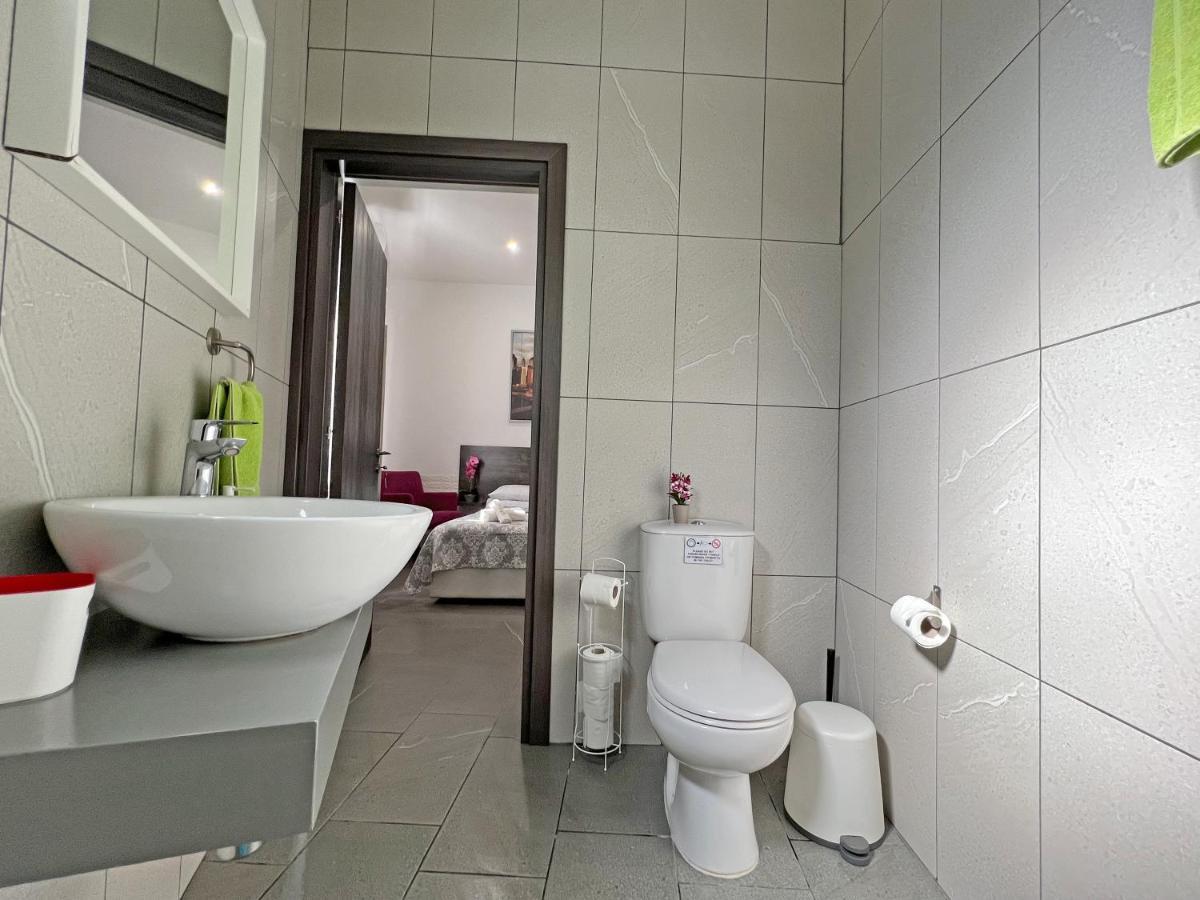 Apollo Rooms By Albert'S Apartment Larnaca Exterior foto